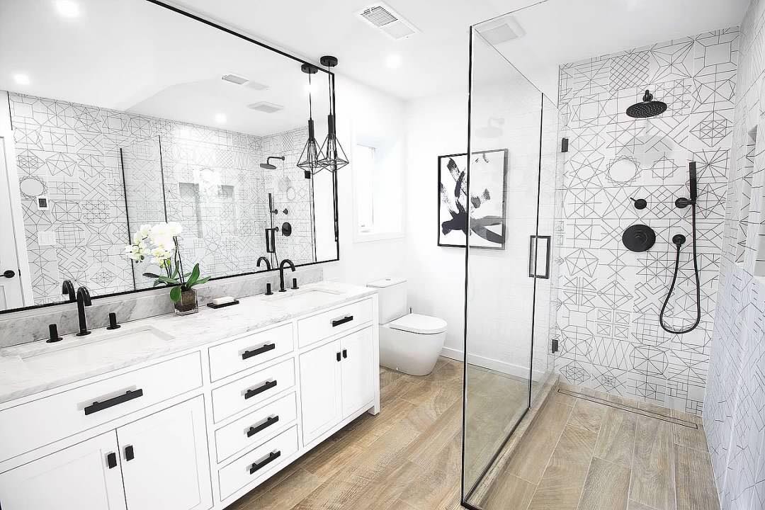Graphic tile bath